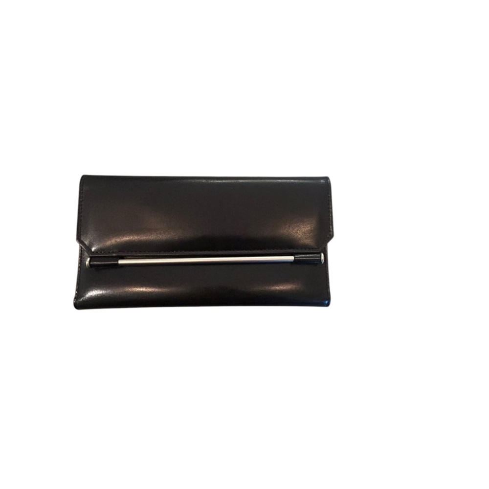 Willie wear Black Leather wallet with Silver Bar Detail like new